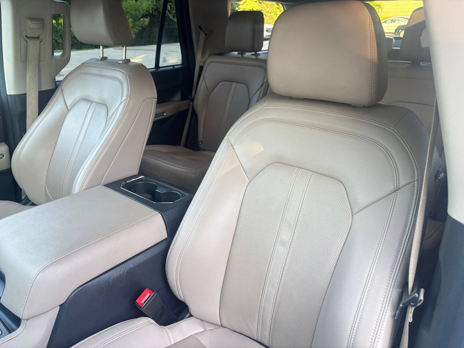 Used 2024 Ford Expedition Limited RWD image 40