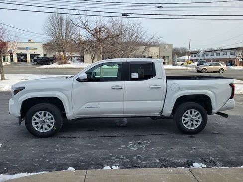New 2026 Toyota Tacoma SR5 RWD image 8