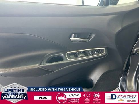 Used 2024 Nissan Versa SR FWD image 13