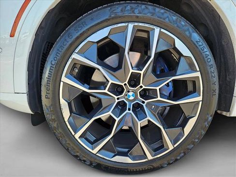 Used 2023 BMW X7 M60i image 24