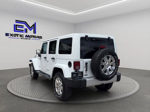 Used 2012 Jeep Wrangler Unlimited Sahara w/ Connectivity Group AWD/4WD image 3