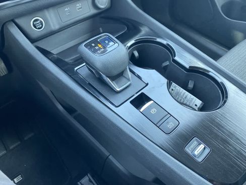 Used 2021 Nissan Rogue SV image 19