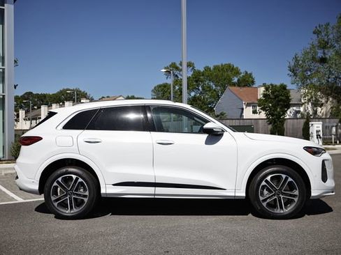 New 2026 Audi Q5 Premium image 4
