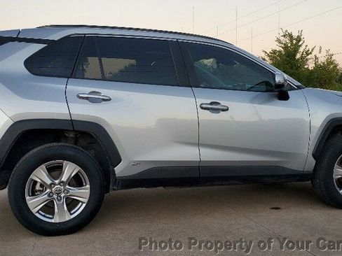 Used 2022 Toyota RAV4 XLE w/ Convenience Package image 13