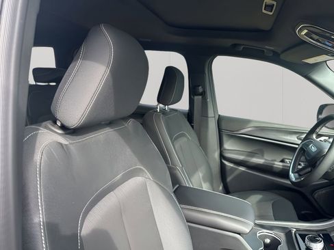 New 2025 Jeep Grand Cherokee L Laredo w/ Luxury Tech Group I image 13