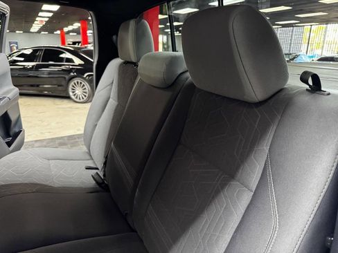 Used 2018 Toyota Tacoma TRD Sport AWD/4WD image 41