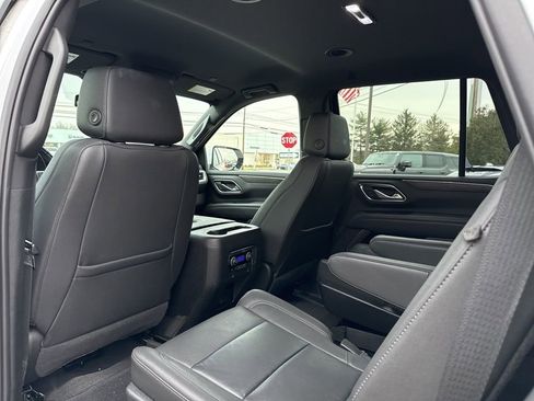 Used 2022 Chevrolet Tahoe LT w/ Luxury Package image 17