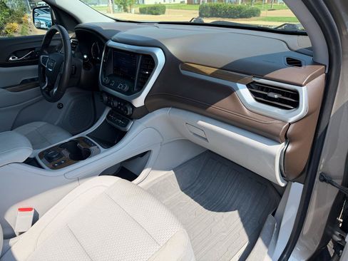 Used 2023 GMC Acadia SLE w/ Driver Convenience Package AWD/4WD image 19