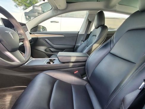 Used 2021 Tesla Model 3 Standard Range Plus RWD image 3