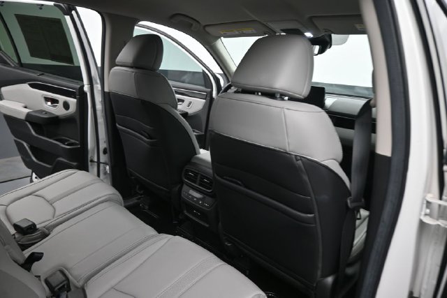 Used 2025 Honda Pilot EX-L image 29