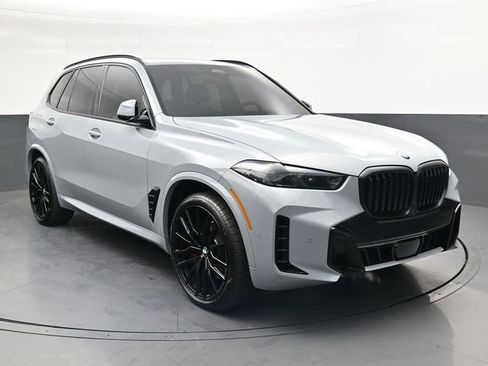 Used 2026 BMW X5 xDrive40i w/ M Sport Package AWD/4WD image 2