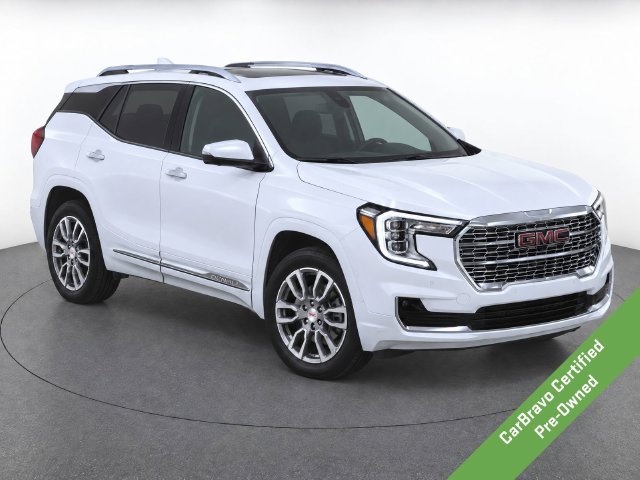 Used 2024 GMC Terrain Denali w/ Denali Premium Package AWD/4WD image 1