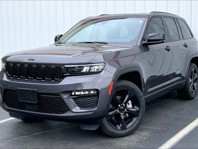 Used 2024 Jeep Grand Cherokee Limited w/ Black Appearance Package