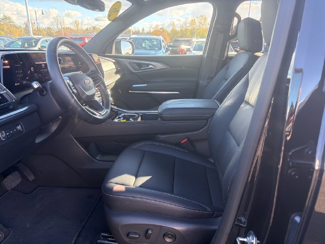 Used 2026 Chevrolet Traverse LT AWD/4WD image 11