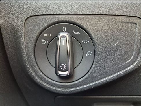 Used 2021 Volkswagen Atlas S image 14