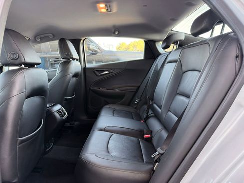 Used 2017 Chevrolet Malibu LT w/ Leather Package image 18