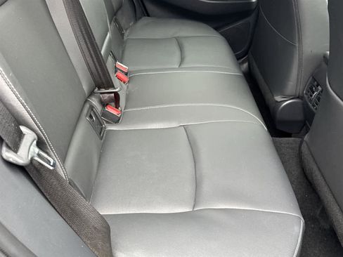 Used 2025 Toyota Corolla Cross XLE w/ Convenience Package image 17