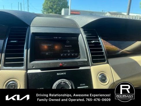Used 2013 Ford Taurus Limited FWD image 12