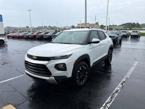 Used 2023 Chevrolet TrailBlazer LT w/ Convenience Package AWD/4WD image 1