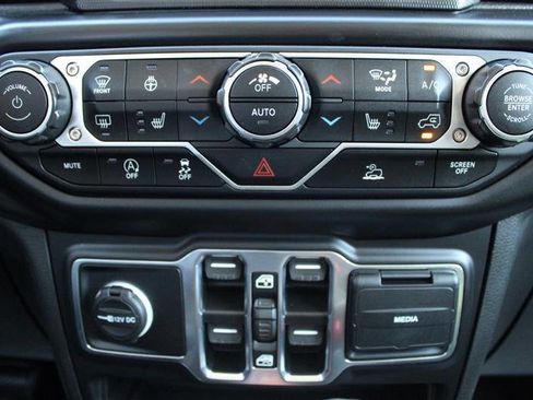 Used 2022 Jeep Gladiator Overland w/ Popular Equipment Package image 20