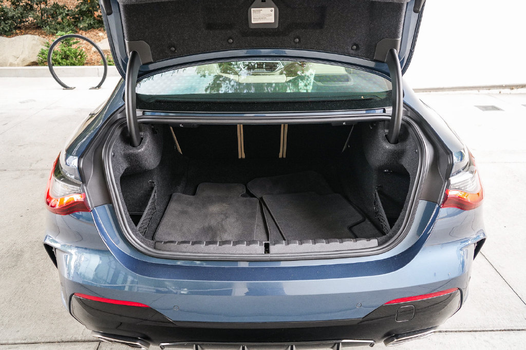 Used 2023 BMW M440i Coupe w/ Premium Package RWD image 25