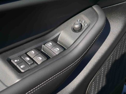 New 2025 Jeep Grand Cherokee Altitude image 27