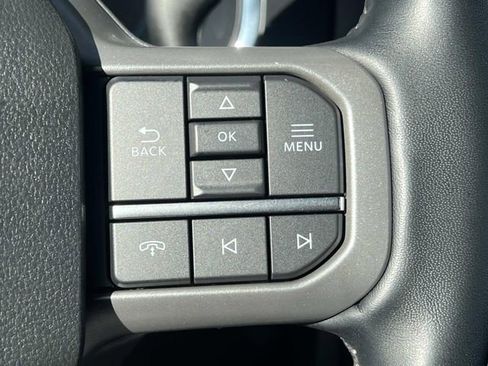 Used 2022 Ford F150 Lariat w/ Trailer Tow Package image 16