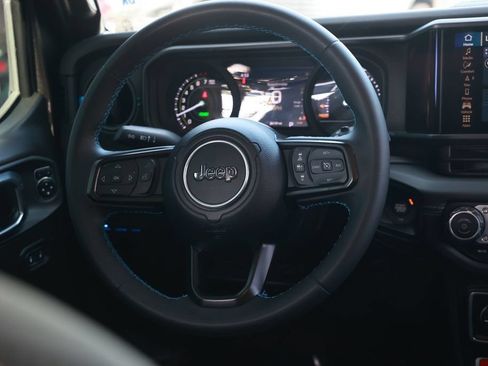 Used 2024 Jeep Wrangler Unlimited Rubicon 4xe w/ Technology Group AWD/4WD image 28