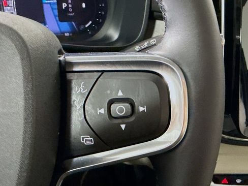 Used 2024 Volvo XC40 B5 Plus w/ Climate Package AWD/4WD image 12