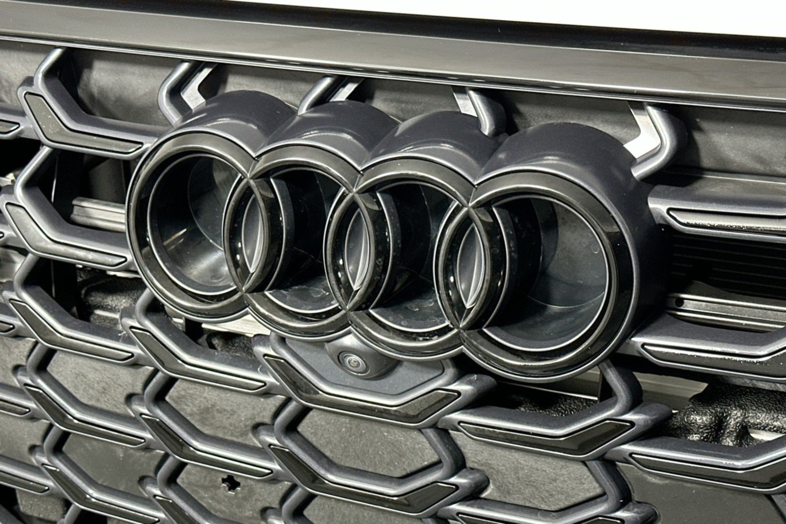 Used 2023 Audi A8 L 3.0T w/ Comfort Plus Package AWD/4WD image 15