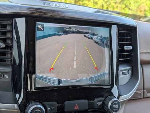 Used 2020 RAM 1500 Laramie AWD/4WD image 23