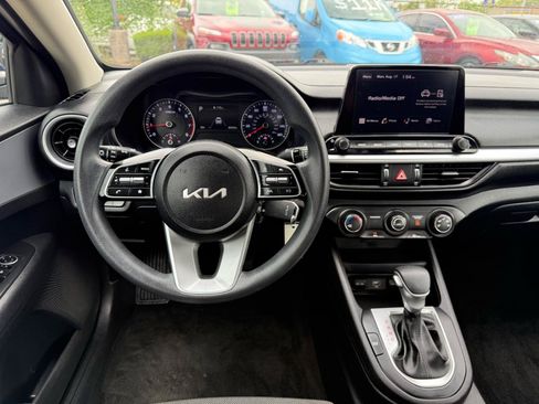 Used 2023 Kia Forte LXS w/ LXS Technology Package FWD image 17