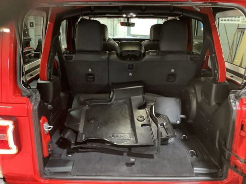 Used 2021 Jeep Wrangler Unlimited Sahara image 15