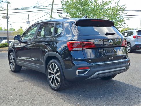 Used 2022 Volkswagen Taos SE w/ Driver Assistance Package image 4