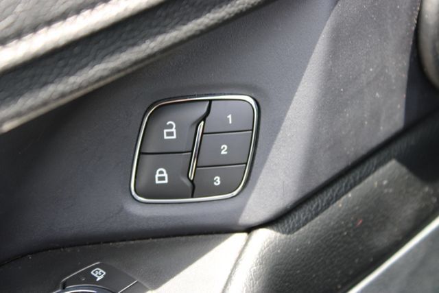 Used 2021 Ford Expedition XLT RWD image 16