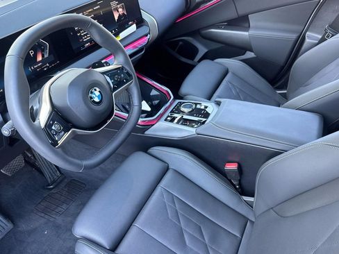 Used 2025 BMW X3 xDrive30 w/ Premium Package AWD/4WD image 4