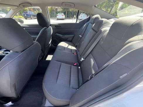 Used 2025 Nissan Altima 2.5 SV FWD image 25