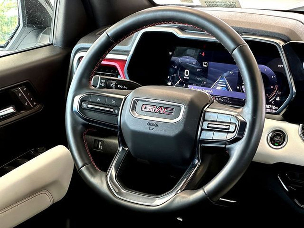 Used 2024 GMC Canyon AT4X AWD/4WD image 31
