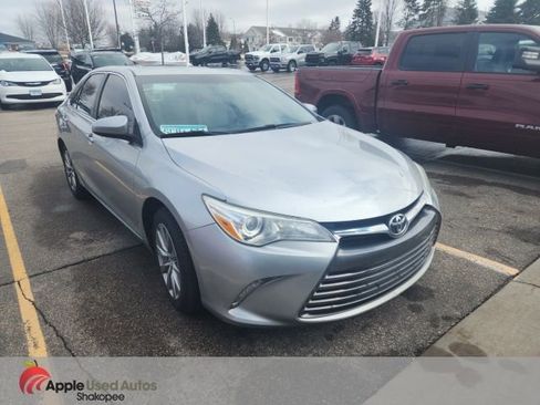 Used 2016 Toyota Camry XLE w/ Moonroof Package image 1