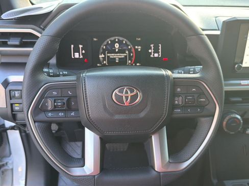 New 2026 Toyota 4Runner SR5 AWD/4WD image 19