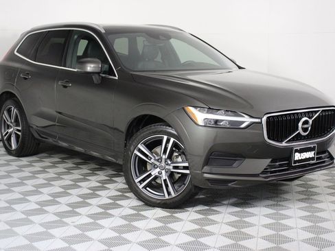 Used 2020 Volvo XC60 T5 Momentum w/ Protection Package Premier image 34