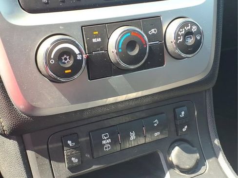 Used 2013 GMC Acadia SLE FWD image 8