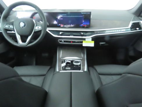 Used 2026 BMW X5 sDrive40i image 14