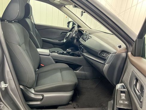 Used 2023 Nissan Rogue S FWD image 20