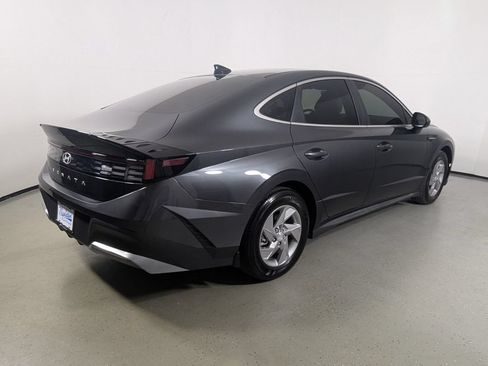 Certified 2025 Hyundai Sonata SE FWD image 8