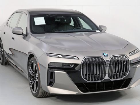 Used 2023 BMW i7 xDrive60 image 66