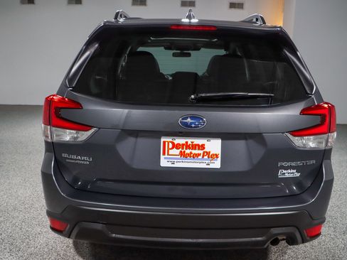 Used 2023 Subaru Forester Premium image 8