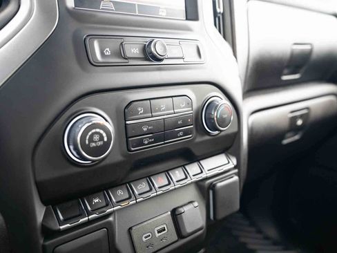 Used 2025 Chevrolet Silverado 1500 Custom w/ Turbomax Blackout Package RWD image 19