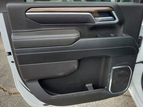 Used 2025 Chevrolet Silverado 2500 LT w/ Convenience Package image 10