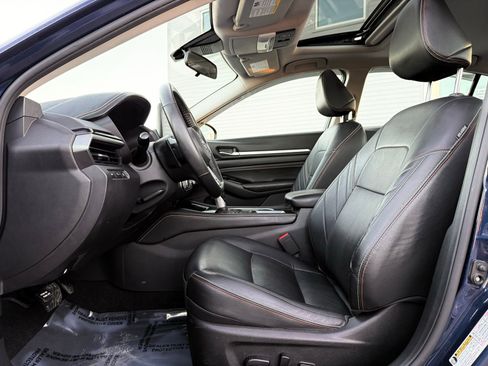 Used 2023 Nissan Altima 2.5 SR w/ SR Premium Package image 19